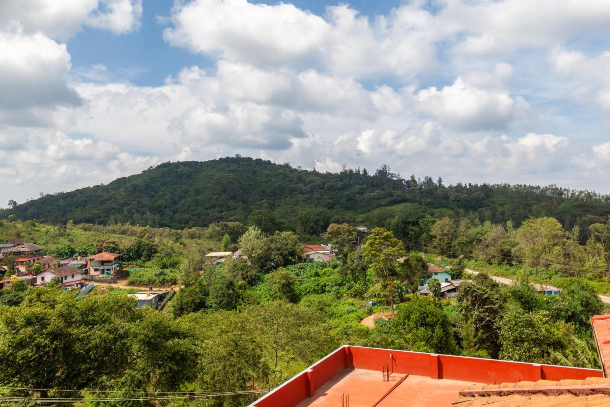 Treebo Vrindavan, 3 Km From Madikeri Fort Eksteriør billede